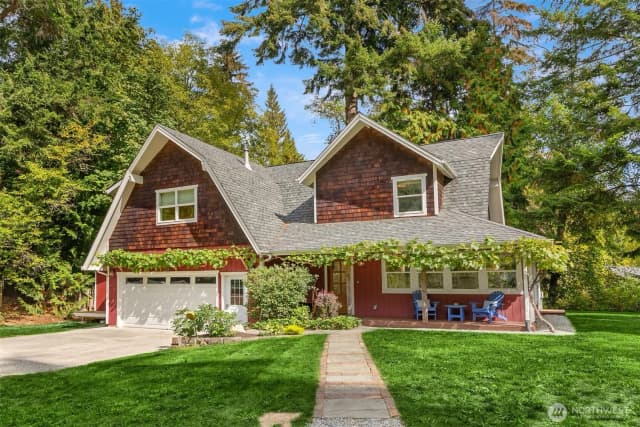 Property photo for 8453 Ferncliff Avenue Ne, Bainbridge Island photo 2