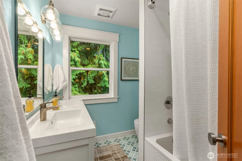 Property photo for 8453 Ferncliff Avenue Ne, Bainbridge Island photo 24