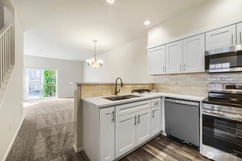 Property photo for 1800 Ne 40th Street #f3, Renton photo 3