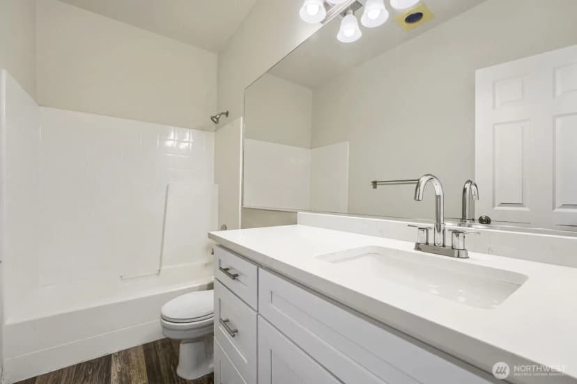 Property photo for 1800 Ne 40th Street #f3, Renton photo 15