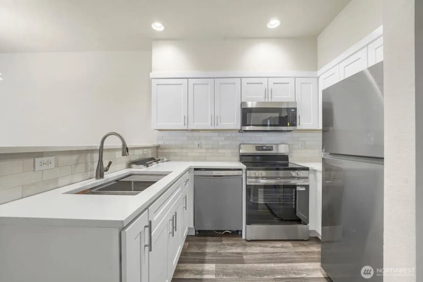 Property photo for 1800 Ne 40th Street #f3, Renton photo 4
