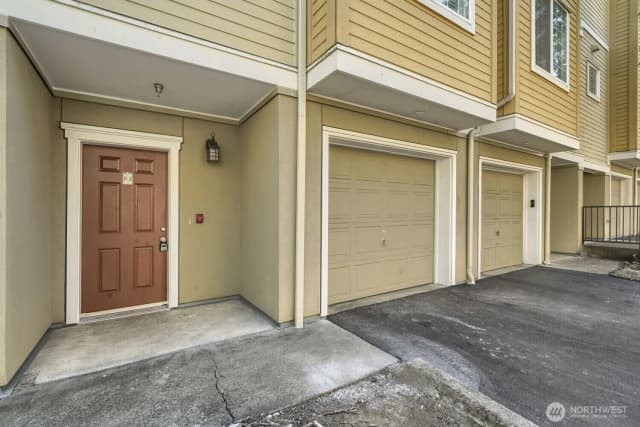 Property photo for 1800 Ne 40th Street #f3, Renton photo 2