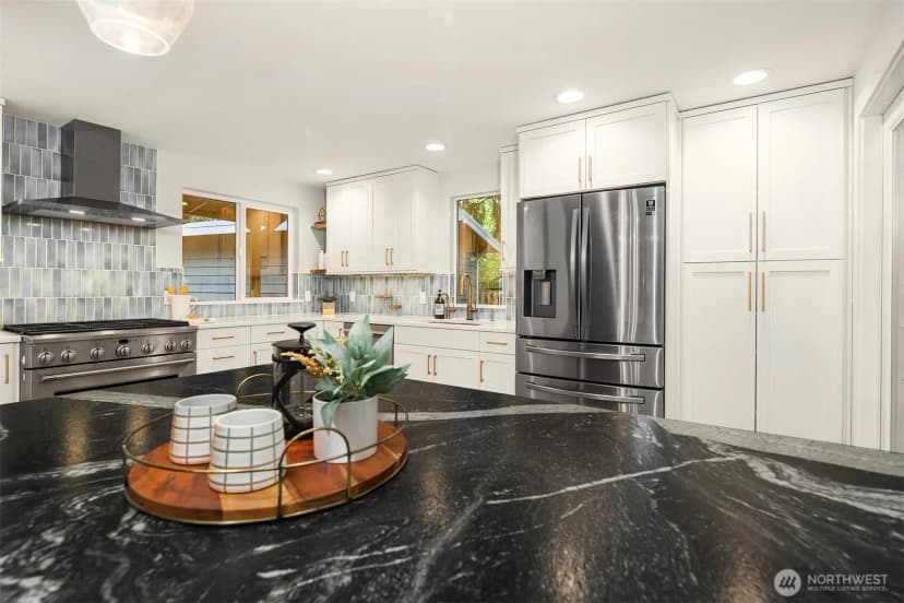Property photo for 9 Mt Pilchuck Avenue Nw, Issaquah photo 16