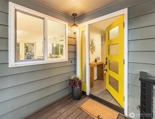 Property photo for 9 Mt Pilchuck Avenue Nw, Issaquah photo 5