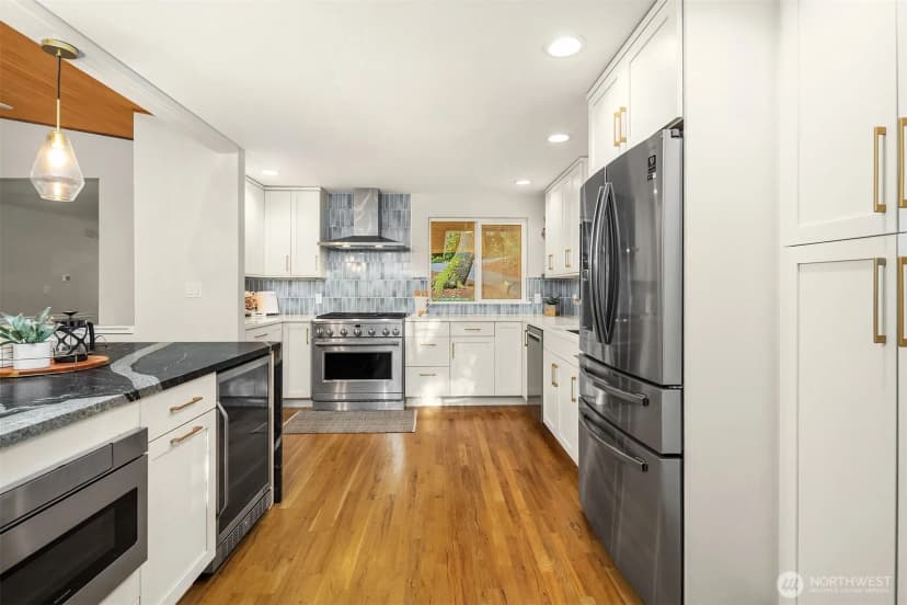 Property photo for 9 Mt Pilchuck Avenue Nw, Issaquah photo 17