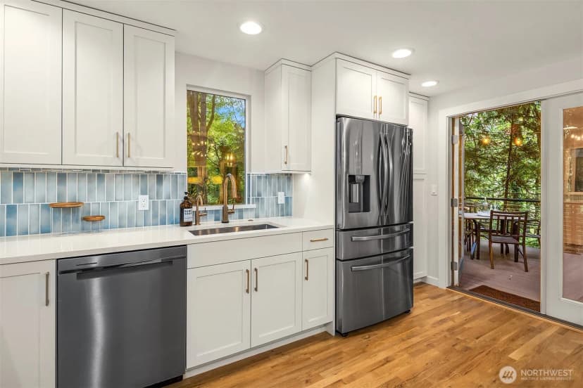 Property photo for 9 Mt Pilchuck Avenue Nw, Issaquah photo 18