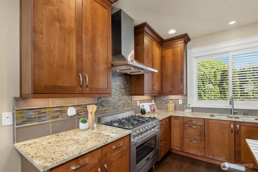Property photo for 20 6th Street, Kirkland photo 14