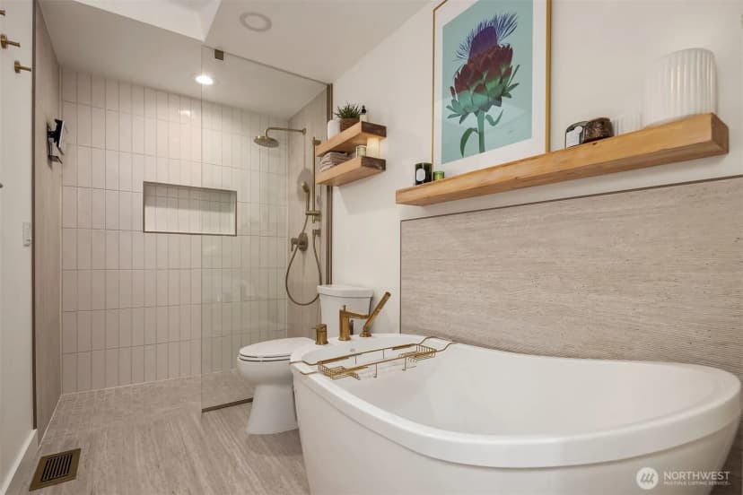 Property photo for 3212 211th Avenue Ne, Sammamish photo 16