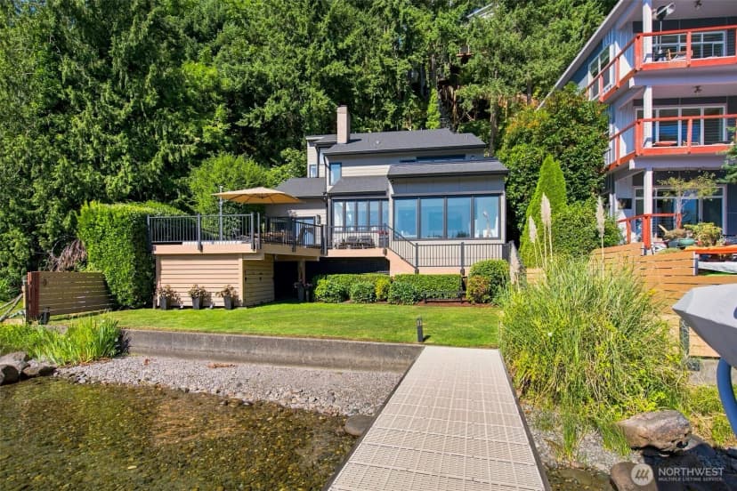 Property photo for 2002 W Lake Sammamish Parkway Ne, Redmond photo 26