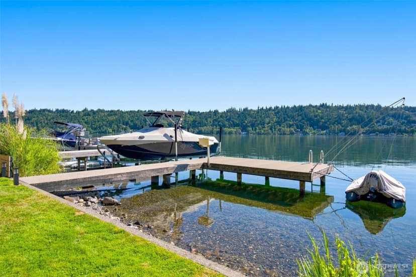 Property photo for 2002 W Lake Sammamish Parkway Ne, Redmond photo 23