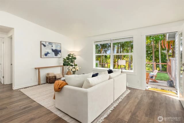 Property photo for 1574 Ne Park View Dr #5, Bainbridge Island photo 2