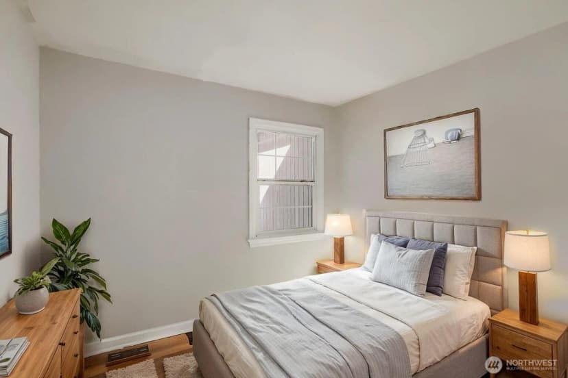 Property photo for 910 Ne 113th Street, Seattle photo 15