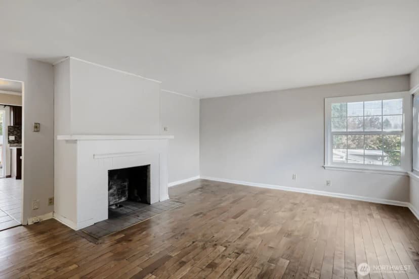 Property photo for 910 Ne 113th Street, Seattle photo 8