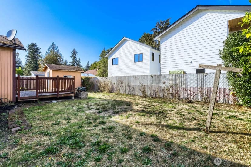 Property photo for 910 Ne 113th Street, Seattle photo 4