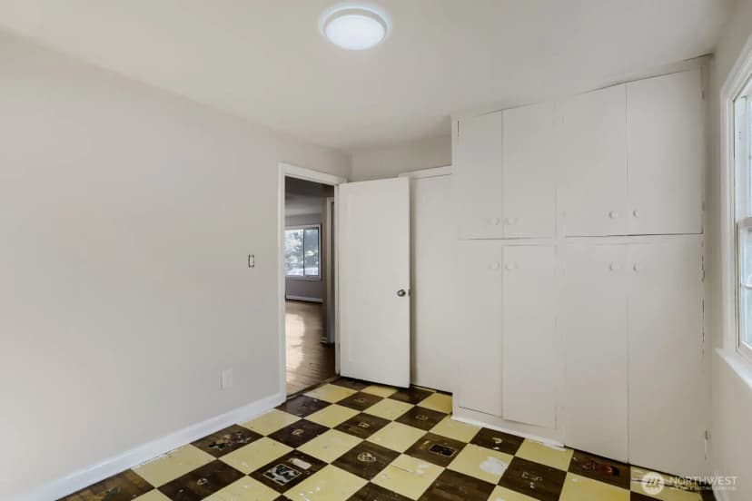 Property photo for 910 Ne 113th Street, Seattle photo 17