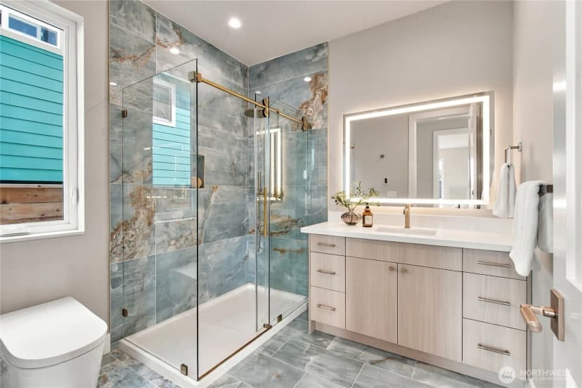 Property photo for 542 N 104th Street, Seattle photo 11