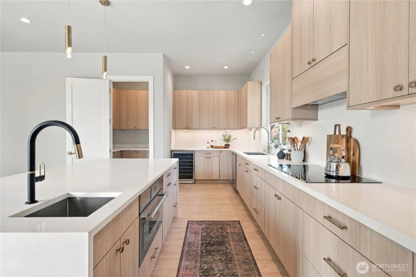Property photo for 542 N 104th Street, Seattle photo 17