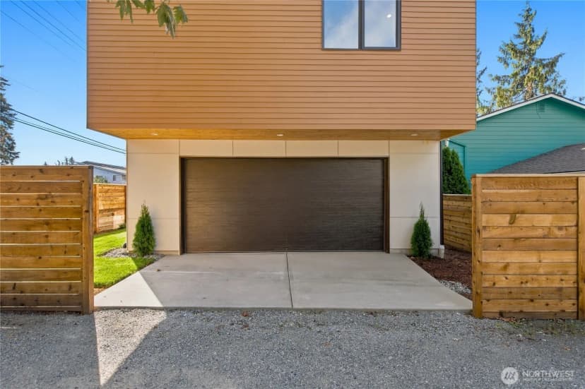 Property photo for 542 N 104th Street, Seattle photo 39
