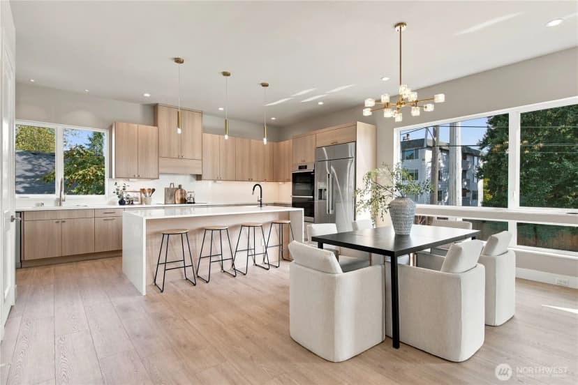 Property photo for 542 N 104th Street, Seattle photo 15