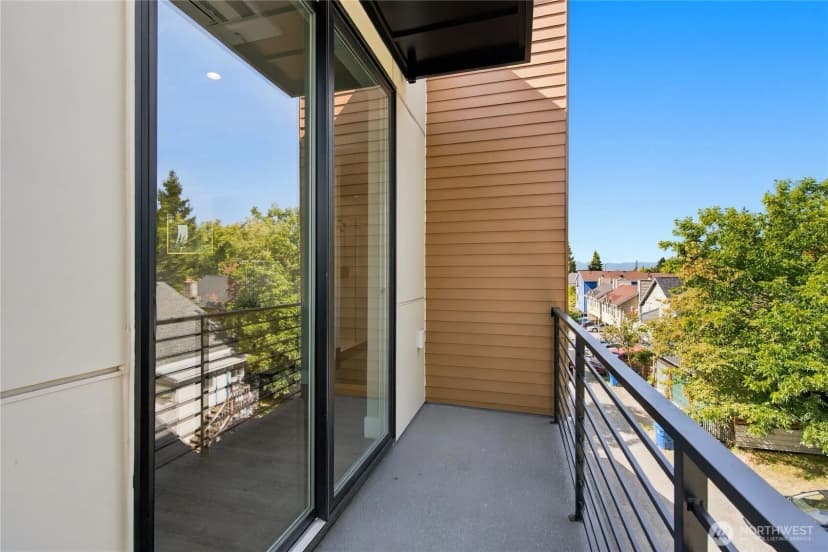 Property photo for 542 N 104th Street, Seattle photo 32