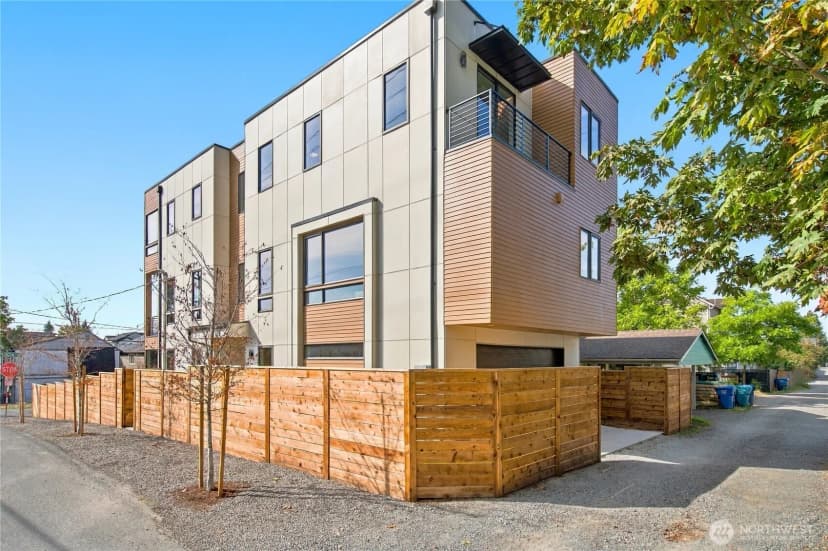 Property photo for 542 N 104th Street, Seattle photo 40
