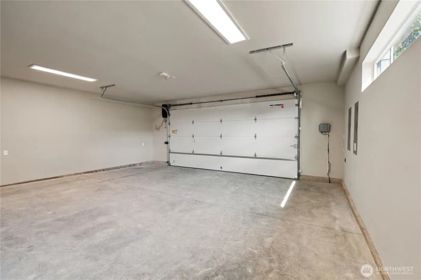 Property photo for 542 N 104th Street, Seattle photo 38