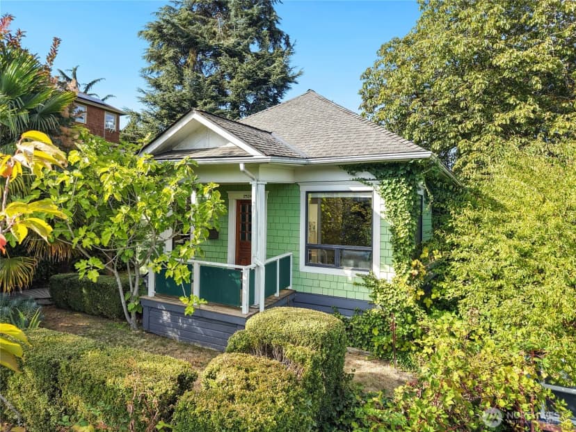 Property photo for 2524 E Ward Street, Seattle