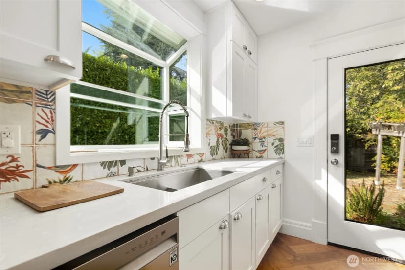 Property photo for 2524 E Ward Street, Seattle photo 12