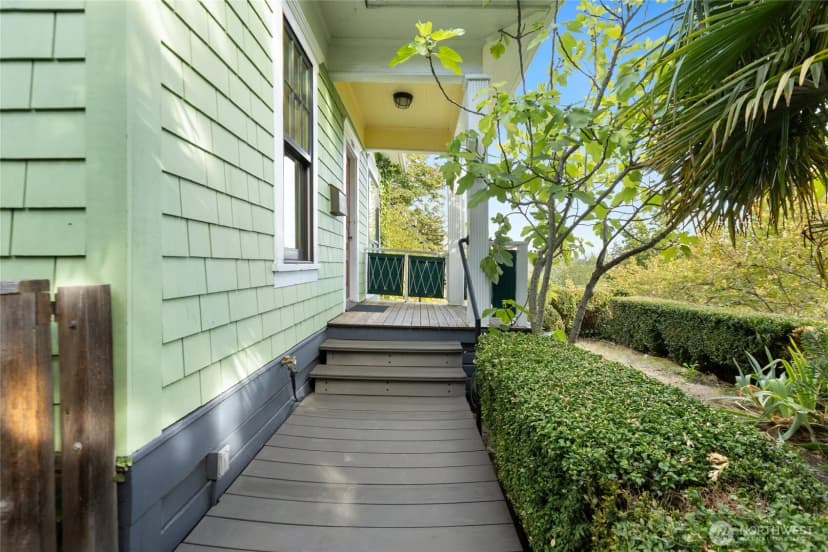 Property photo for 2524 E Ward Street, Seattle photo 4