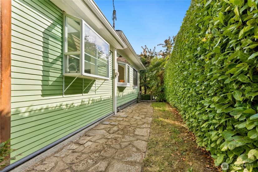 Property photo for 2524 E Ward Street, Seattle photo 26