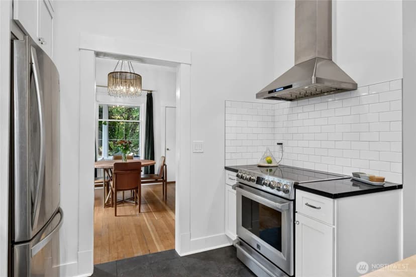 Property photo for 4218 26th Avenue Sw, Seattle photo 13