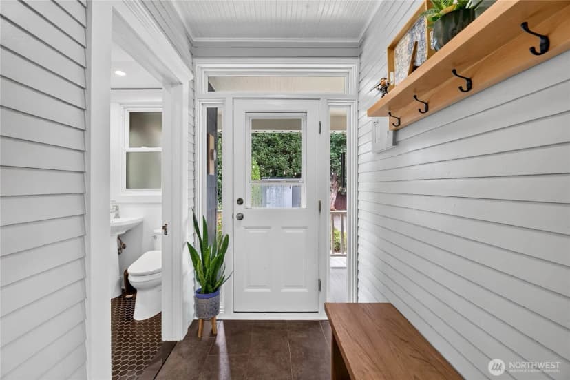 Property photo for 4218 26th Avenue Sw, Seattle photo 16