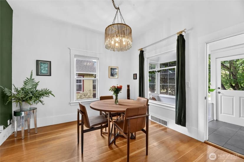 Property photo for 4218 26th Avenue Sw, Seattle photo 6