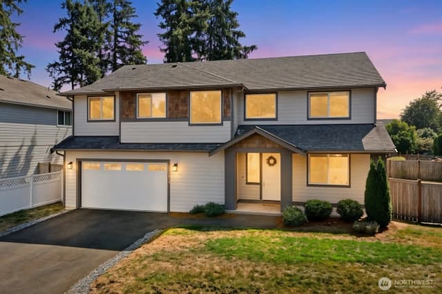 Property photo for 4913 Ne 1st Street, Renton photo 2