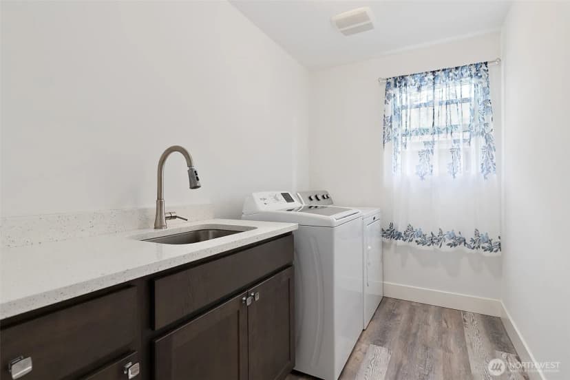 Property photo for 4913 Ne 1st Street, Renton photo 32
