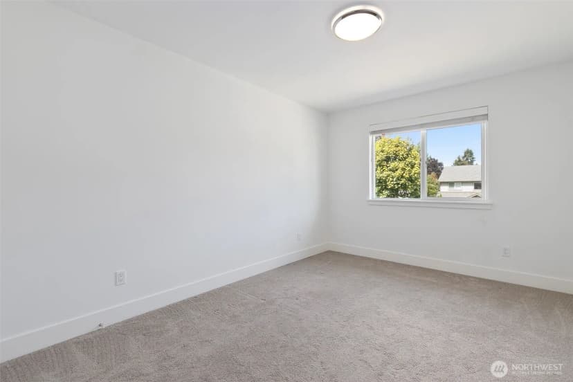 Property photo for 4913 Ne 1st Street, Renton photo 24