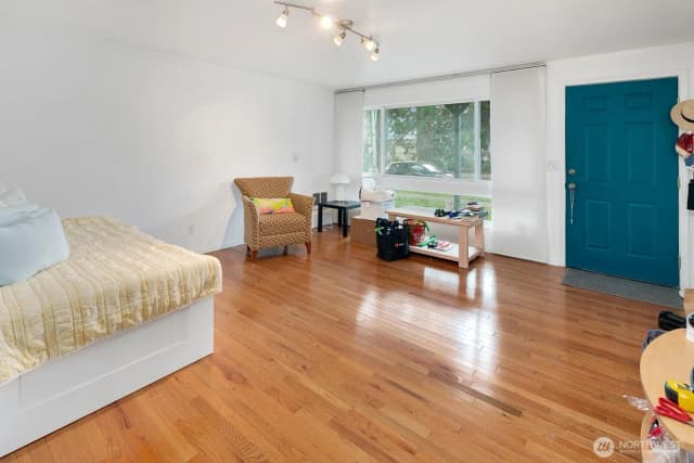 Property photo for 1316 12th Avenue S, Seattle photo 3