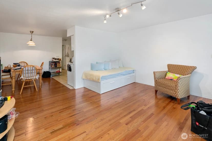 Property photo for 1316 12th Avenue S, Seattle photo 4
