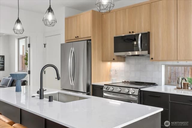 Property photo for 12044 Hiram Place Ne #c, Seattle photo 4