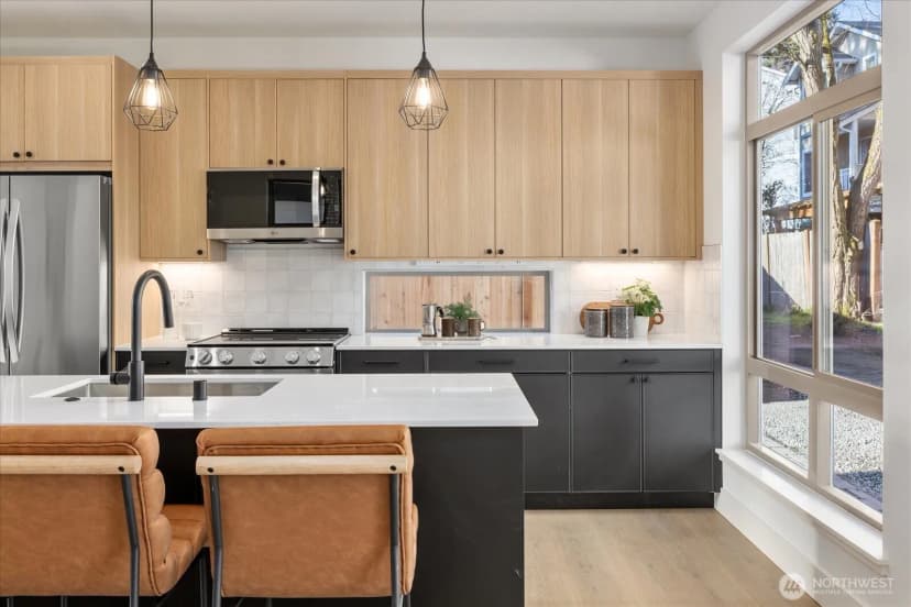Property photo for 12044 Hiram Place Ne #c, Seattle photo 5
