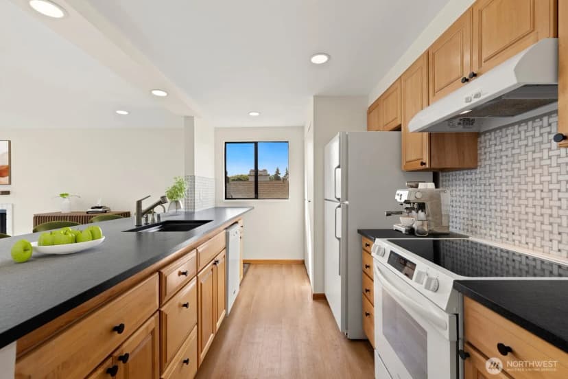 Property photo for 3710 25th Place W #405, Seattle photo 6