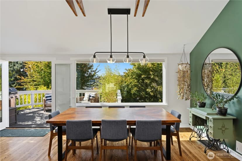 Property photo for 2837 12th Avenue W, Seattle photo 10