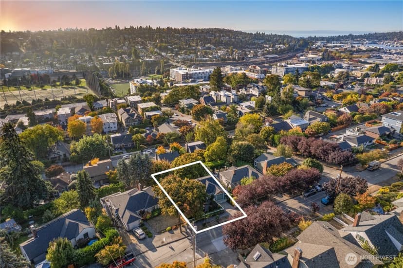 Property photo for 2837 12th Avenue W, Seattle photo 38