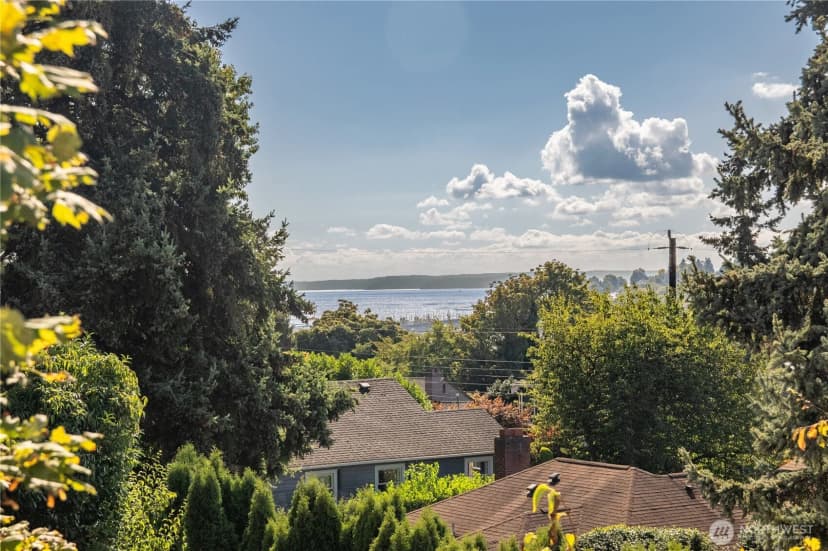Property photo for 2837 12th Avenue W, Seattle photo 19