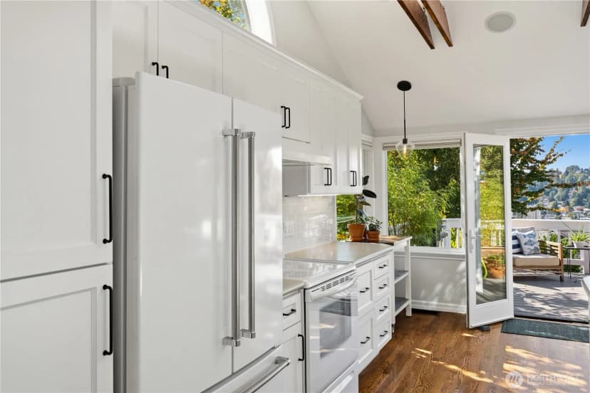 Property photo for 2837 12th Avenue W, Seattle photo 17