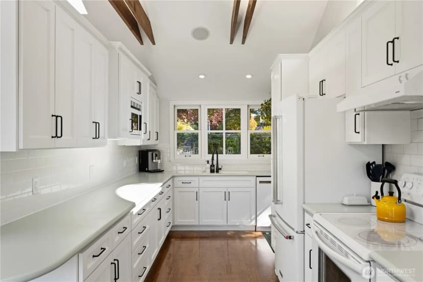 Property photo for 2837 12th Avenue W, Seattle photo 15