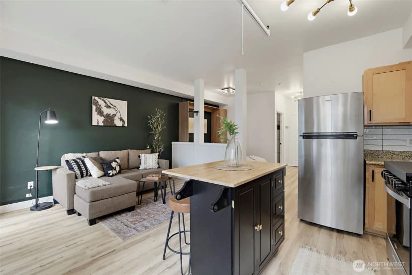 Property photo for 537 225th Lane Ne #c102, Sammamish photo 14