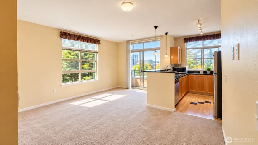 Property photo for 118 107th Avenue Ne, Bellevue photo 6