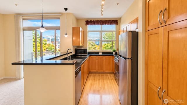 Property photo for 118 107th Avenue Ne, Bellevue photo 4