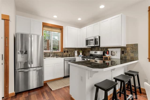 Property photo for 9121 23rd Avenue Ne, Seattle photo 5